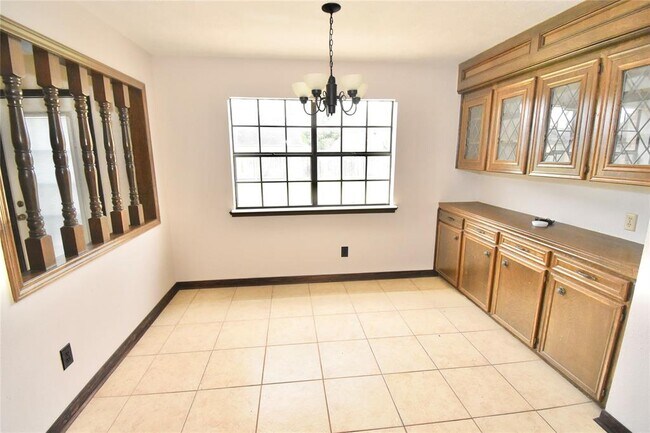 Building Photo - 2339 Walnut Ridge Dr