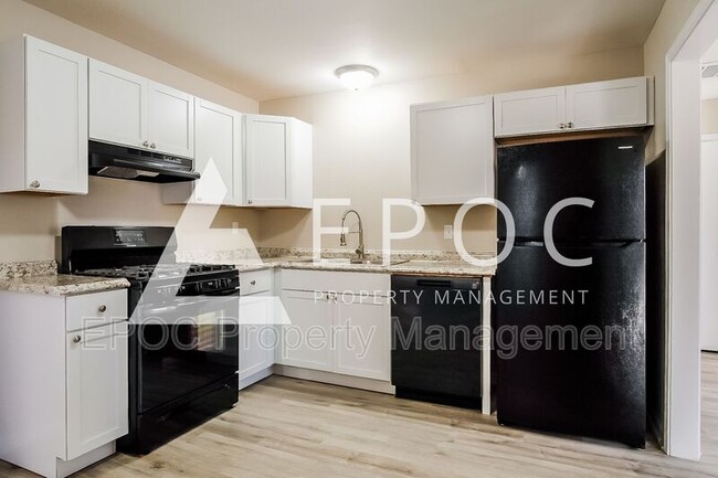 Building Photo - 2309 N Xanthus Ave