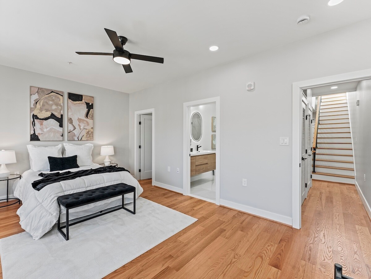 Building Photo - 4320 7th St NW
