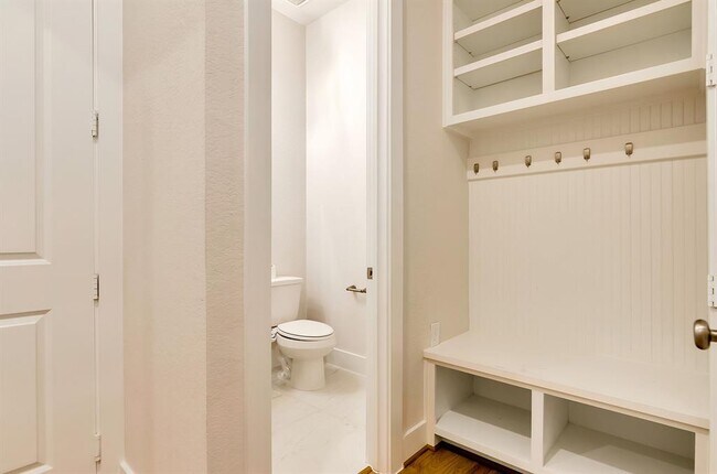 Building Photo - 279 Rivus Overlook Dr