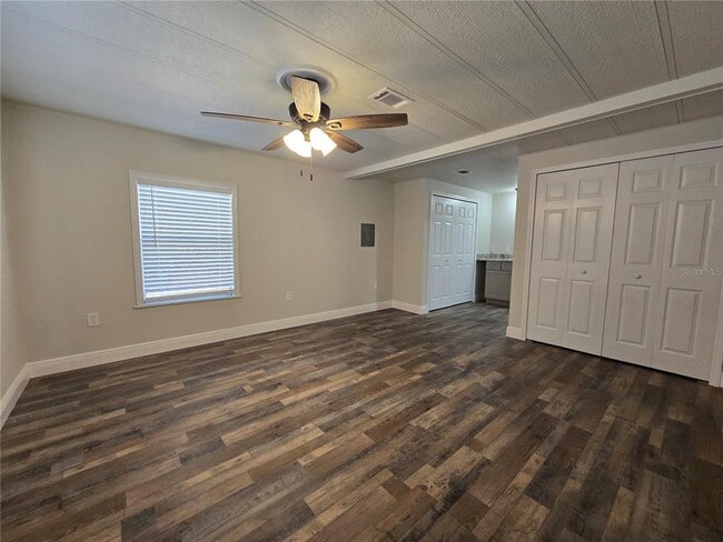 Building Photo - 2875 Bay Ave