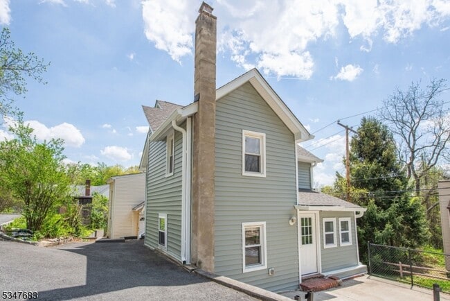 Building Photo - 294 Richard Mine Rd