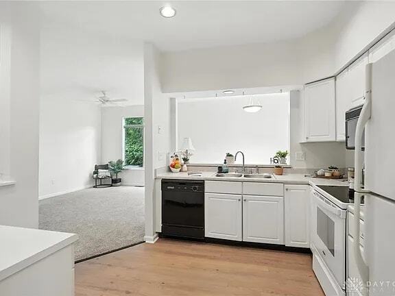 Building Photo - 8576 Timber Park Dr