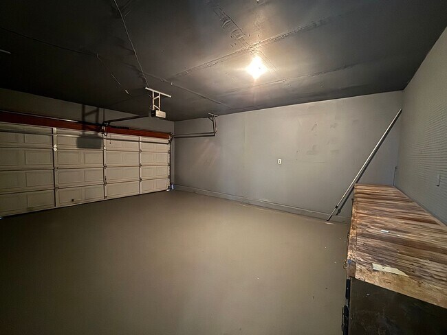Building Photo - 4 Bed, 3 Bath Home Available Now!  MileSto...
