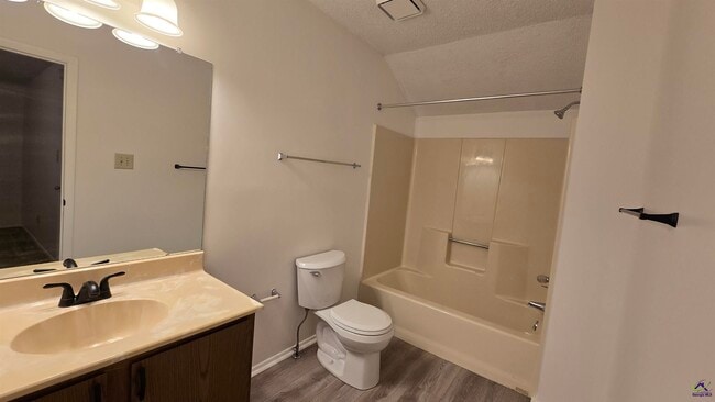 Building Photo - 313 Westcliff Center St