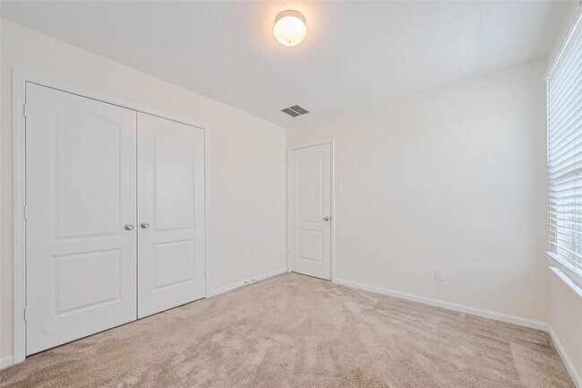 Building Photo - 25327 Cheshire Knoll St