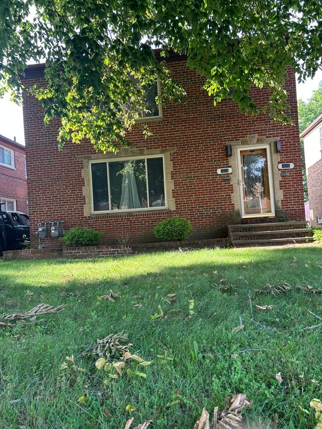 Building Photo - 5606 Warwick Dr