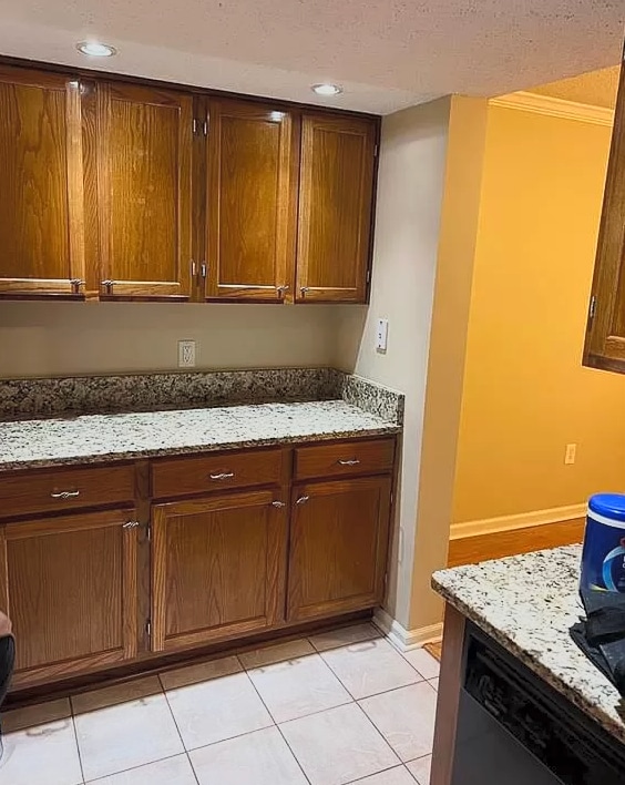 Building Photo - 7024 Somerset Cir