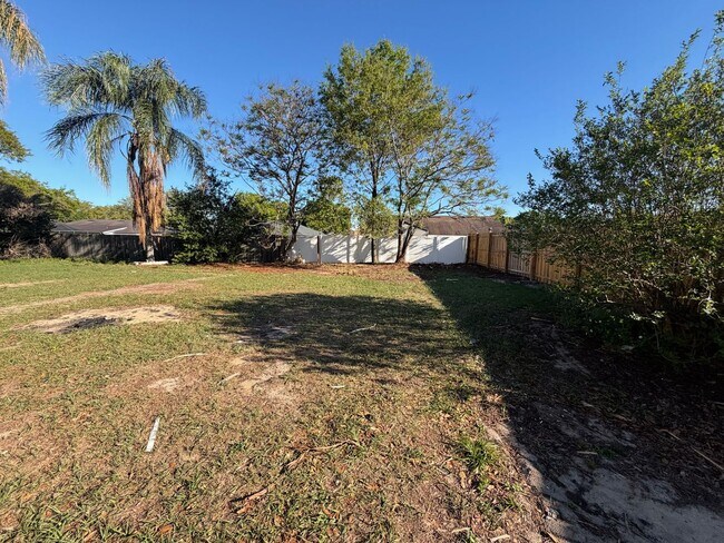 Building Photo - Spacious Open-Concept Home with Bonus Patio & Fenced Yard