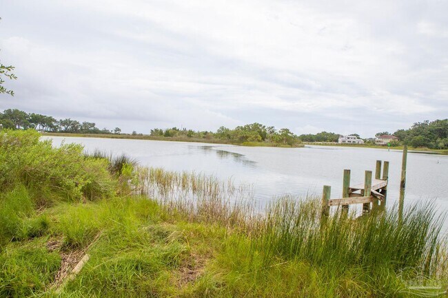 Building Photo - 300 Bayou Blvd