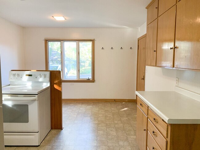 Building Photo - 318 McKinley Ave
