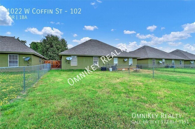 Building Photo - 1022 W Coffin St