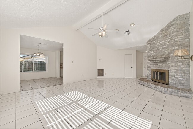 Building Photo - 2803 Fir Crest Ct