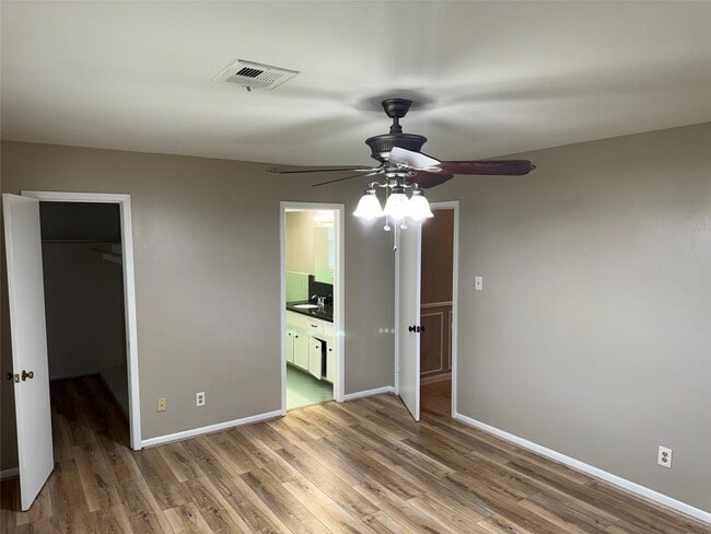 Building Photo - 11215 Mayfield Rd