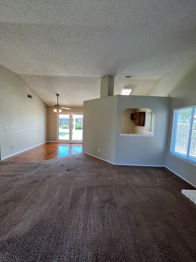 Building Photo - 4717 Tobin Rd