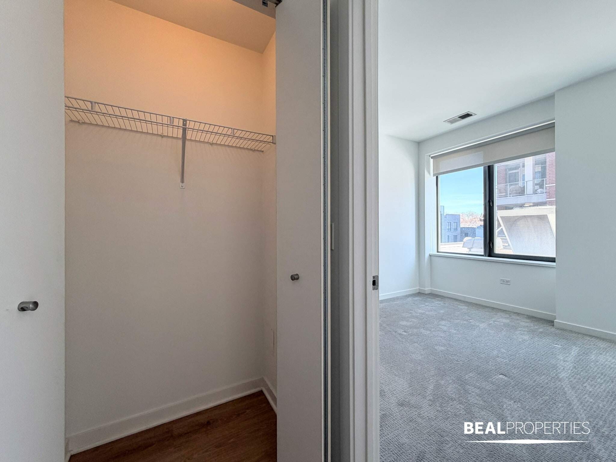 Building Photo - 548 W Webster Ave