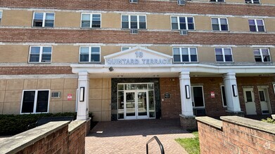 Building Photo - 18 Quintard Terrace