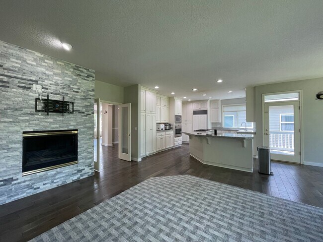 Building Photo - Custom Traditional Home in Montreux Neighborhood 3Bd/2Ba Home with 3 Car Garage!! Close to Cedar ...