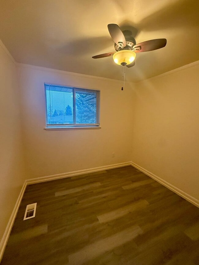 Building Photo - Beautifully Updated 3-Bed, 2-Bath Home – 2,088 Sq Ft with 2-Car Garage