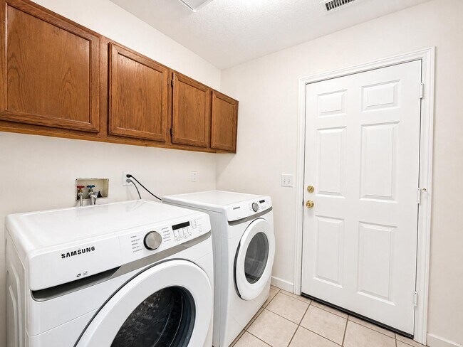 Building Photo - 68412 Descanso Cir