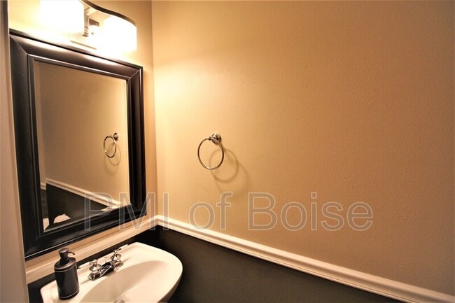Building Photo - 1485 E Feather Nest Dr