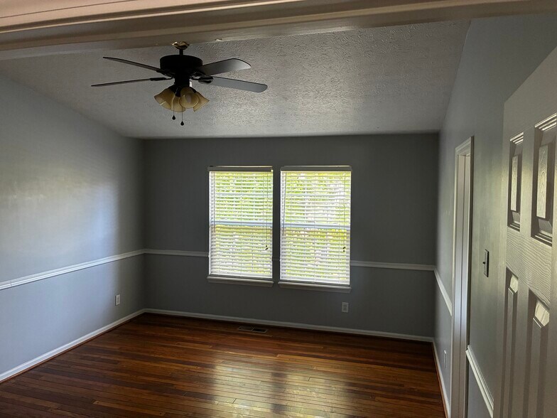 Building Photo - 12647 Gunnison Dr