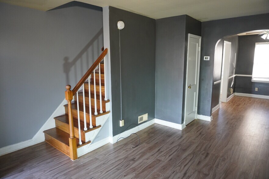 Building Photo - 3811 Lyndale Ave