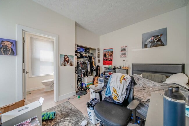 Building Photo - Massive Newly Renovated 11-Bedroom House o...