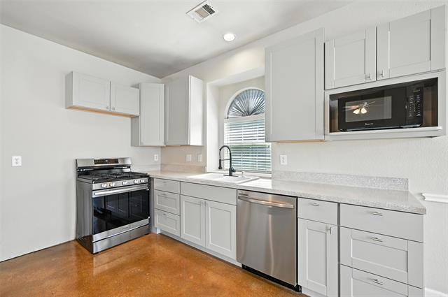 Building Photo - 5376 Lake Chelen Dr
