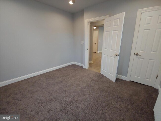 Building Photo - 401 Montgomery St