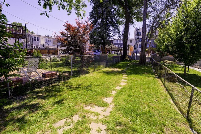 Building Photo - Charming & Renovated Petworth Rowhouse with Parking -  Available Now!