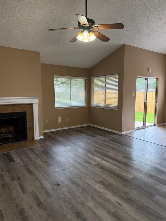 Building Photo - 6303 Weeks Cove