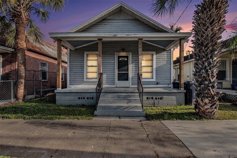 Building Photo - 2317 W Chestnut St