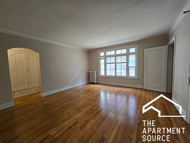 Building Photo - 1454 Oak Ave