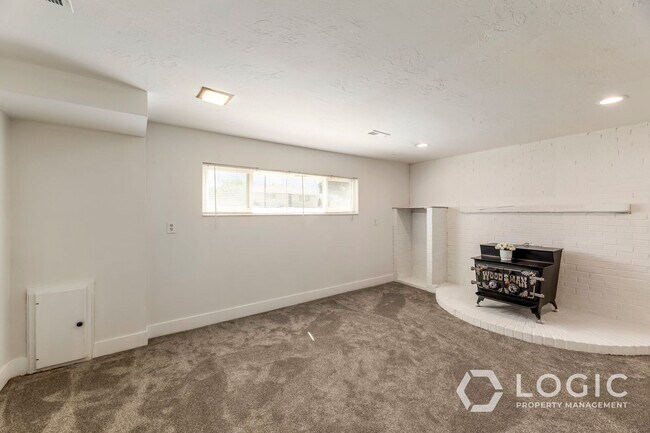 Building Photo - 9734 S 520 E