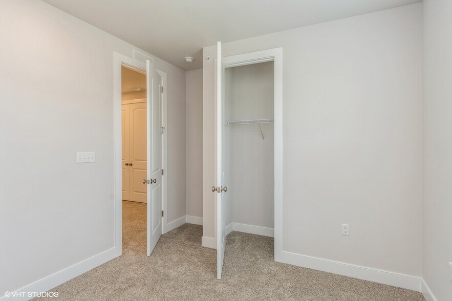 Building Photo - 403 Cranford Way