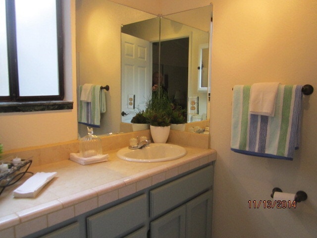 Building Photo - Scotts Valley Townhome with Garage!
