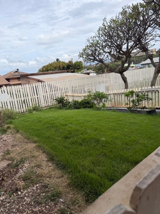 Building Photo - remodled 3 bedroom townhome in Wailuku