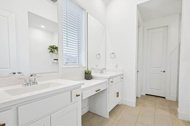 Building Photo - 1201 Superbloom Ave