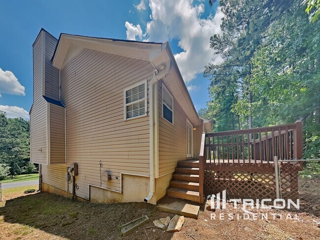 Building Photo - 16 Windrush Drive White GA