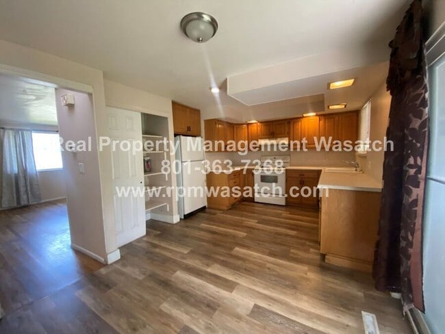 Building Photo - 1605 Manzanita Dr