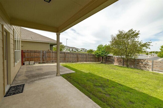 Building Photo - 16020 Hampton Bliss Trce
