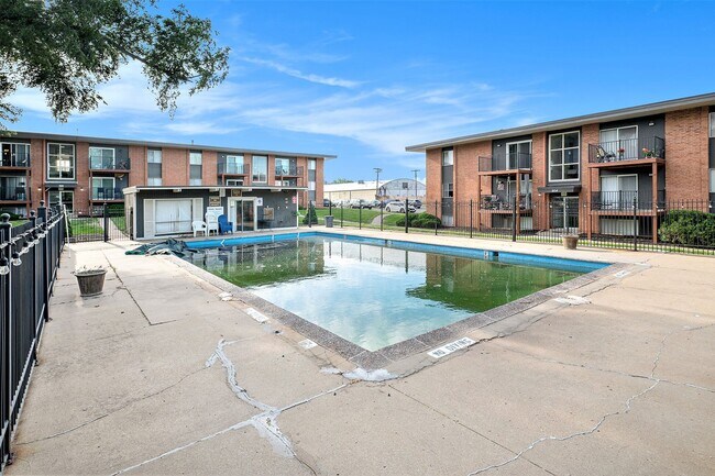 Building Photo - Blue Springs Apartments 2 Bedroom