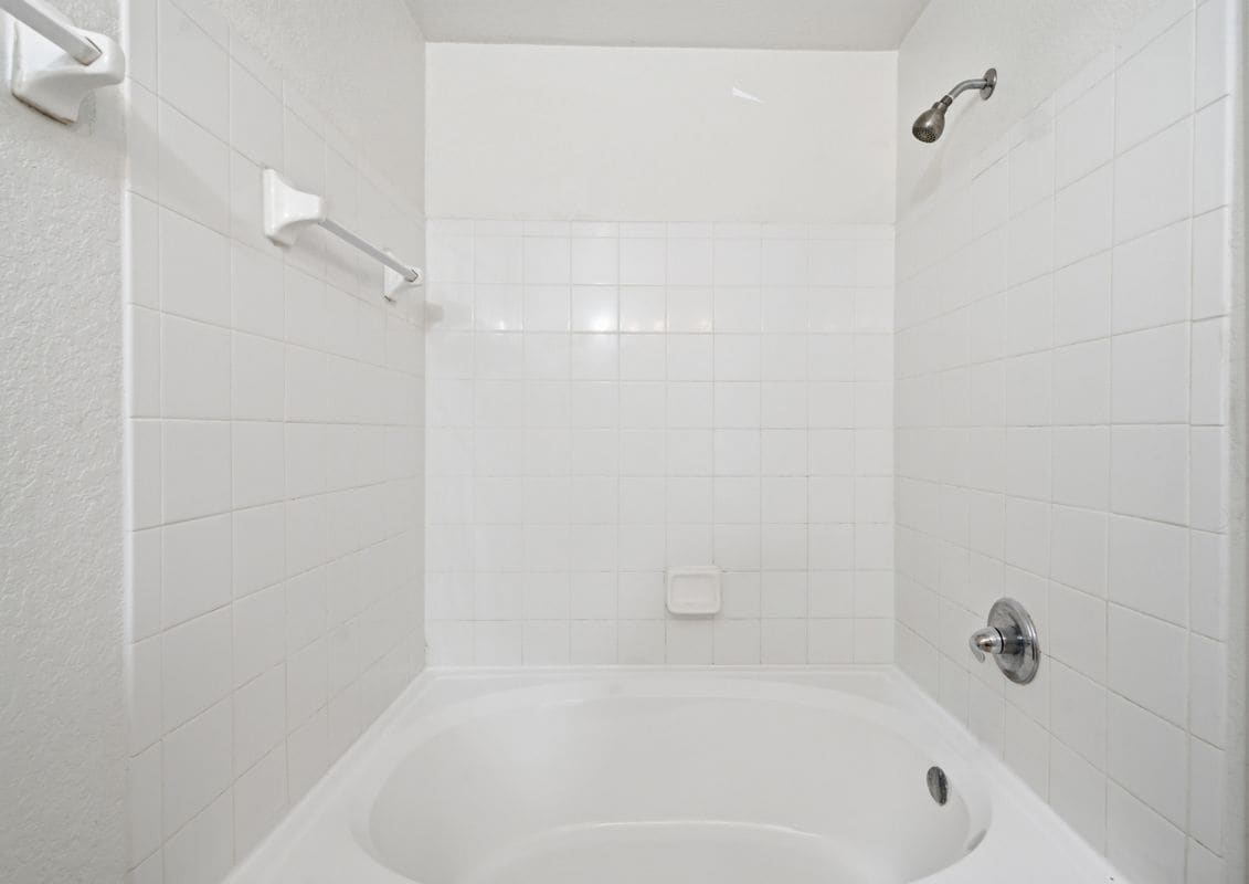 Building Photo - 4240 Summer Landing Dr