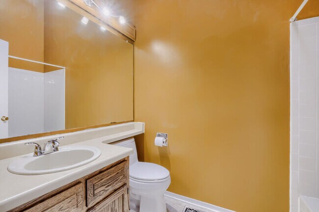 Building Photo - 6749 Mountain Top Ln