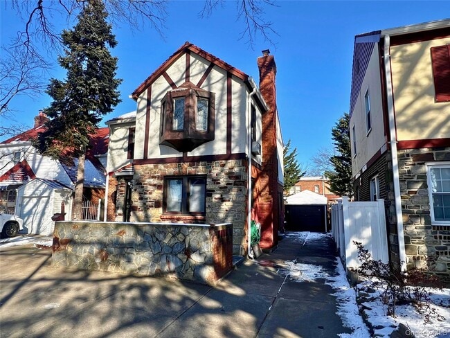 Building Photo - 47-05 Utopia Pkwy