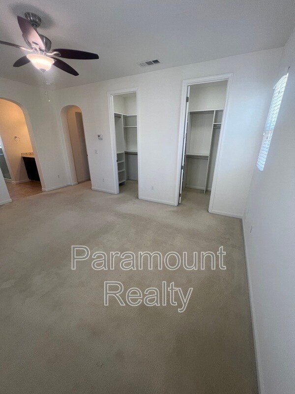 Building Photo - 2017 Tarragon Rose Ct