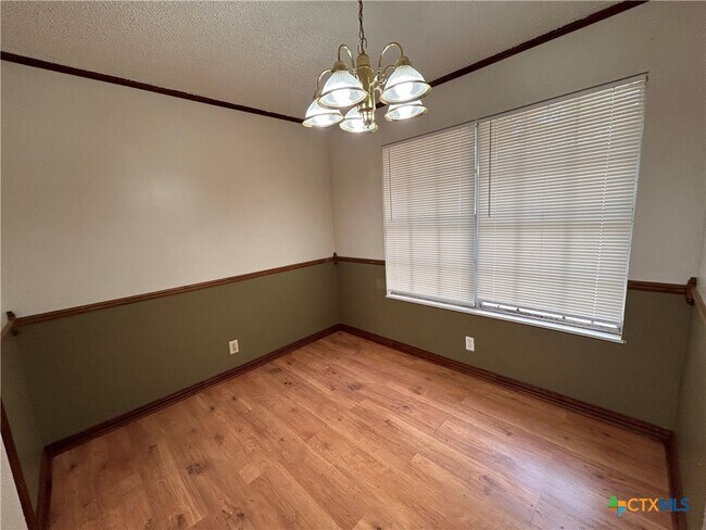 Building Photo - 1601 Elkins Ave