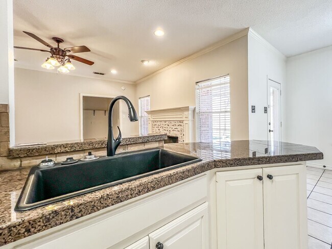 Building Photo - 4 bedroom 2.5 bathroom house in Cooper ISD with Solar!!
