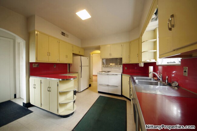 Building Photo - 100 N Patterson St